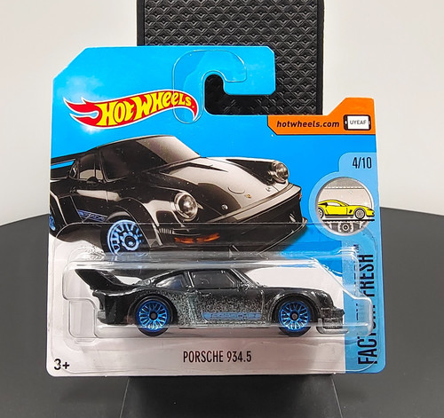 Hot wheels porsche 934 - hot,