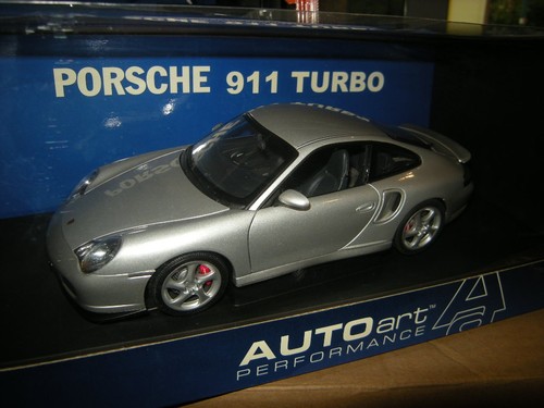 Autoart 77832 porsche 911 - 1:18,