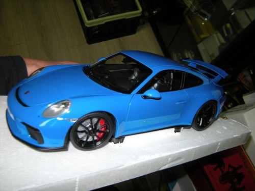 Minichamps porsche 911 - 1:18,